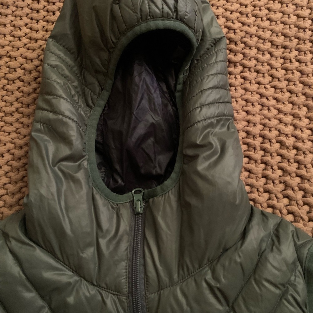 Bernardo Olive Quilted Hooded Vest - Picture 2 of 6